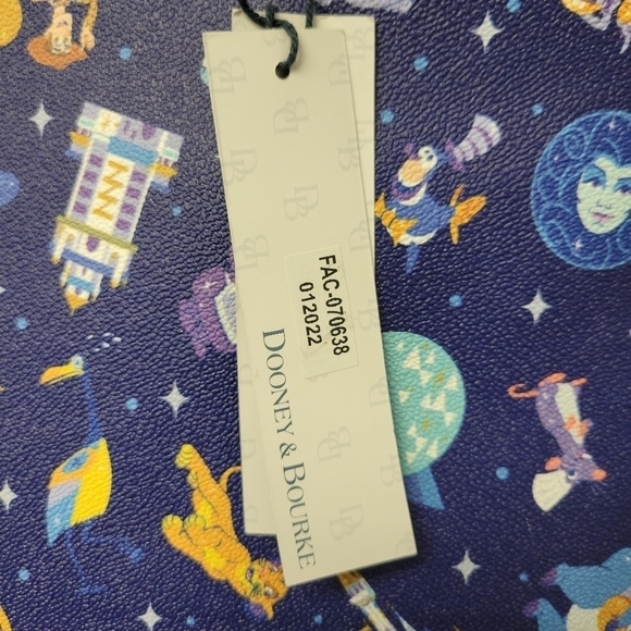 Dooney & Bourke Disney World 50th Anniversary Tote Bag 2022 - Picture 6 of 10